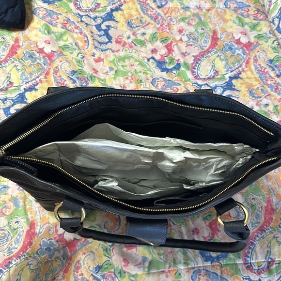 Black Handbag - Picture 3 of 5